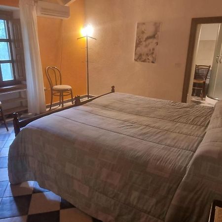 B&B Di Luisa Ledda Ales Экстерьер фото